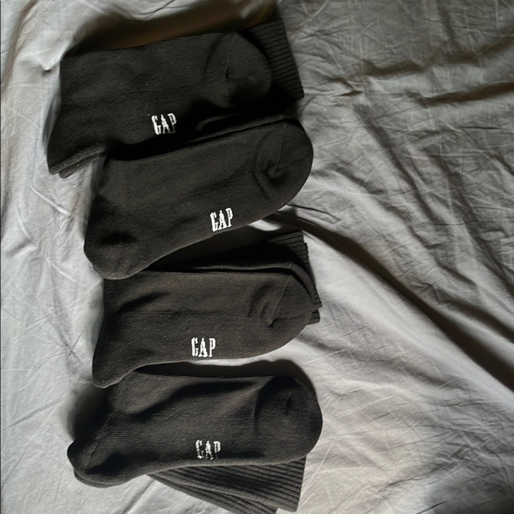 GAP Brand New Men's Classic Black Socks - 4 Pair Set